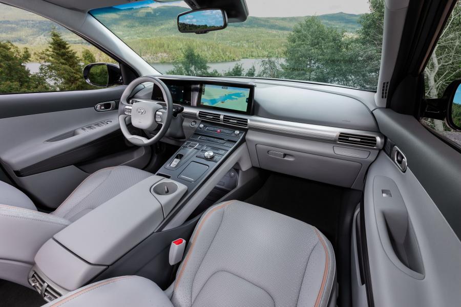 Торпедо Hyundai NEXO 2018 года  (WW) (фото 35 из 41)